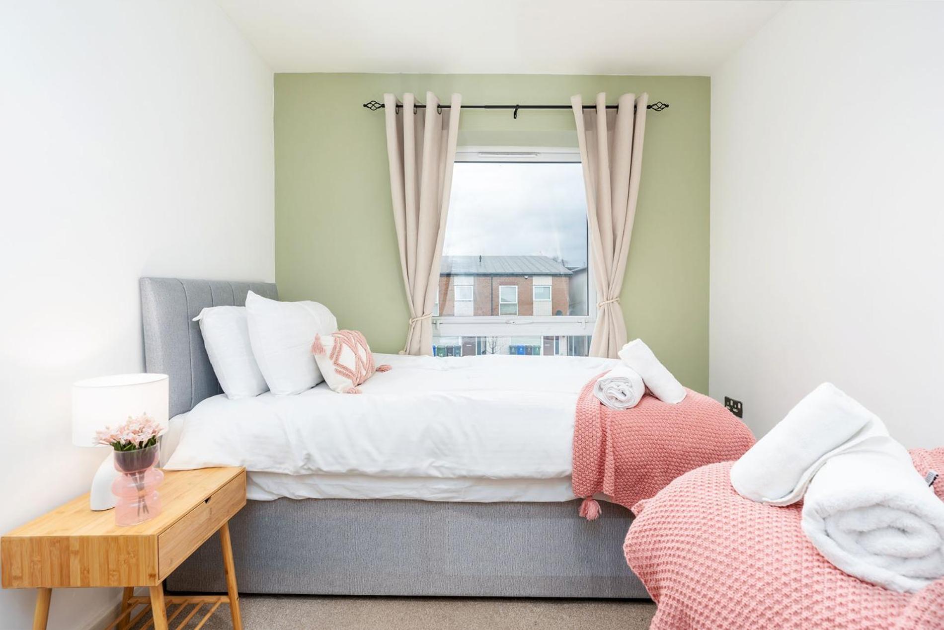 6 Guests - 3 Bedrooms - Free Wi-Fi - Манчестер Екстер'єр фото