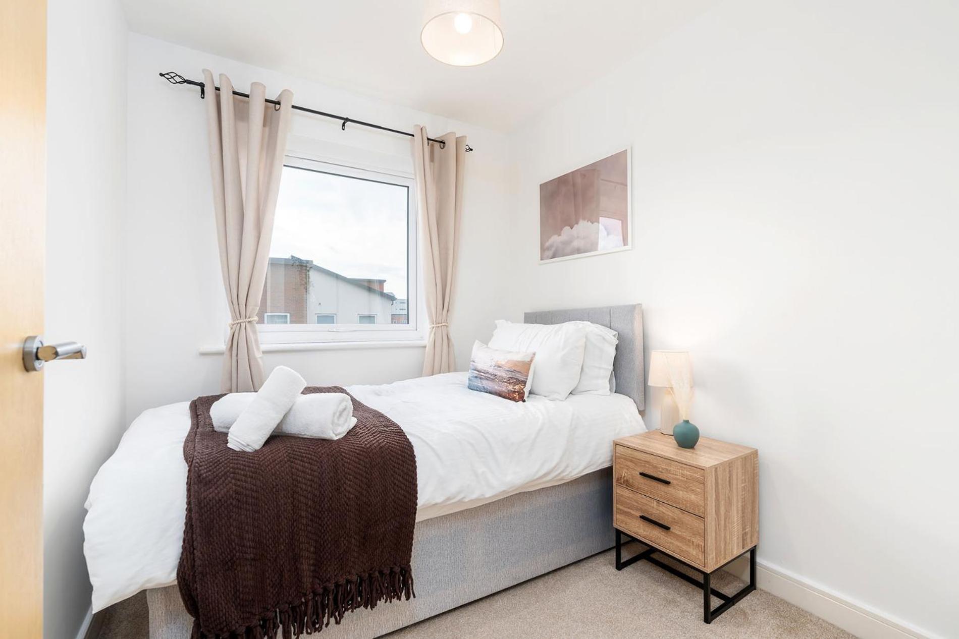 6 Guests - 3 Bedrooms - Free Wi-Fi - Манчестер Екстер'єр фото